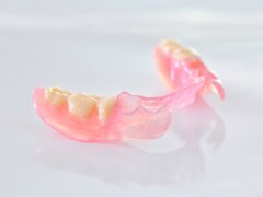金属のバネを使用しないノンクラスプデンチャー（バルプラスト）